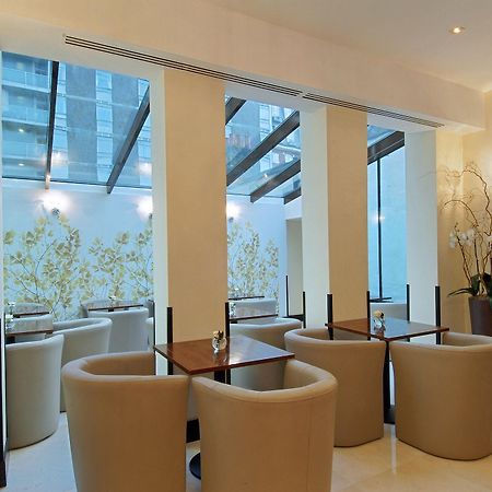 Park Grand Mayfair London Bagian luar foto The interior of the hotel