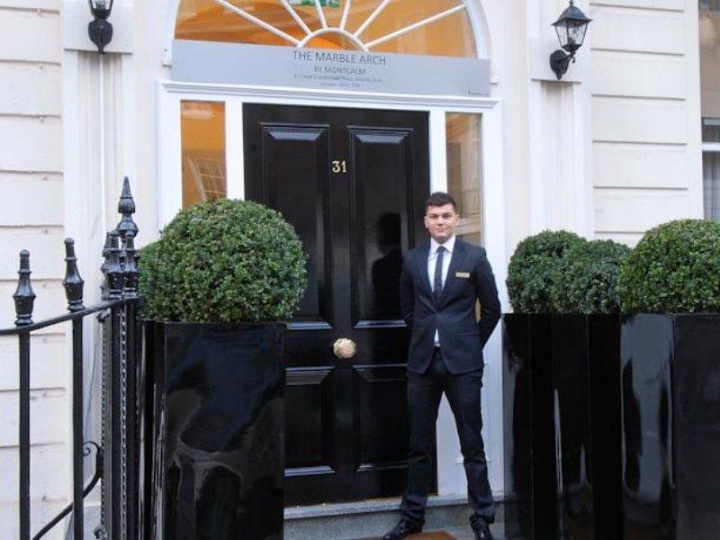 Park Grand Mayfair London Bagian luar foto The entrance to The Wallace Collection