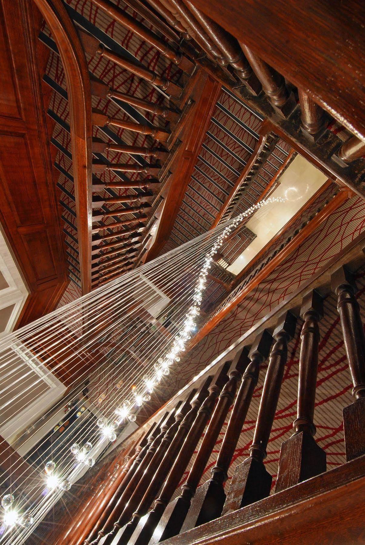 Park Grand Mayfair London Bagian luar foto The staircase