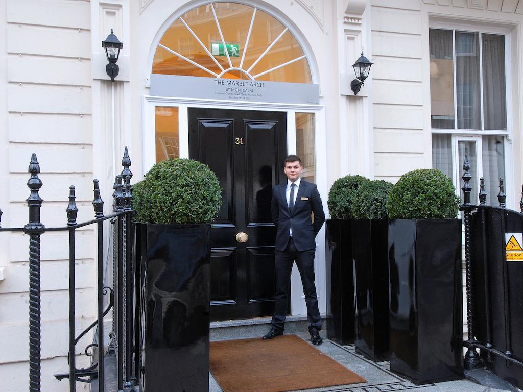 Park Grand Mayfair London Bagian luar foto Entrance to the hotel